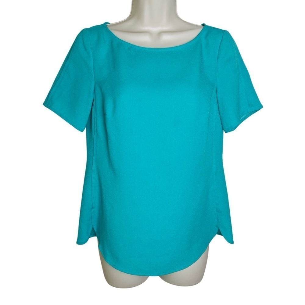 Ann Taylor Top Womens size 2 Triangle cut out Back Green Short Sleeve Preppy